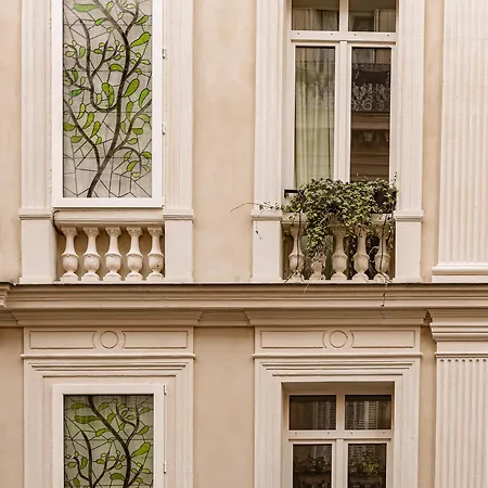 Chateau Des Fleurs & 5* Paříž