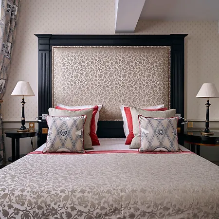 Chateau Des Fleurs & 5* Paříž