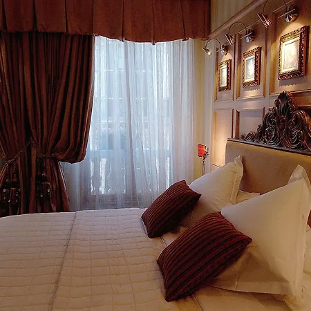 Chateau Des Fleurs & Hotel