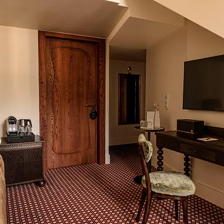 Chateau Des Fleurs & 5* Paříž