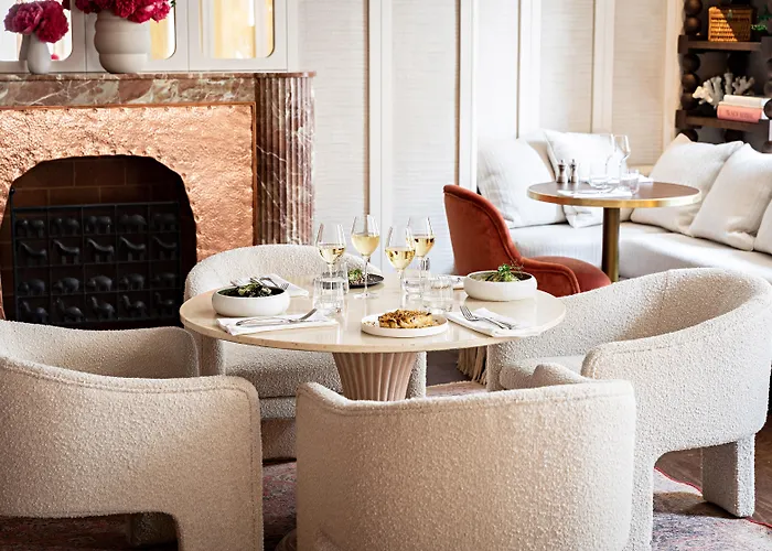 Chateau Des Fleurs & Hotel 5*