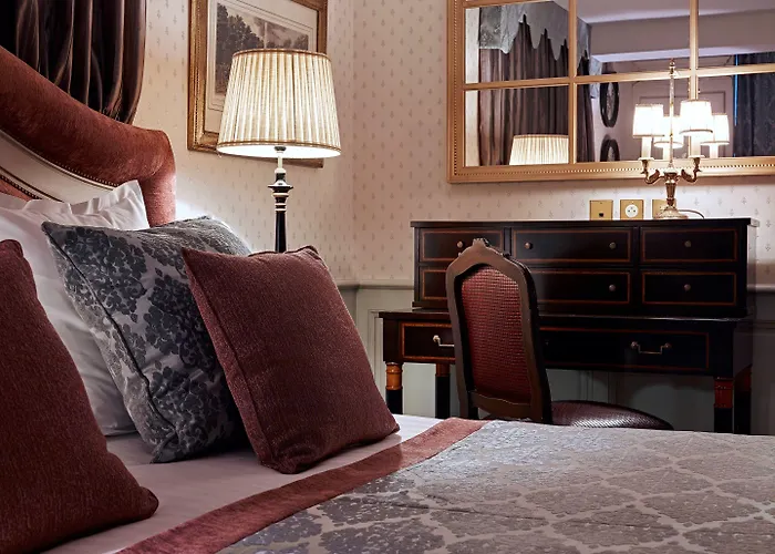 Chateau Des Fleurs & Hotel 5*