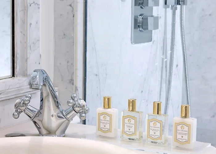 Chateau Des Fleurs & Hotel 5*