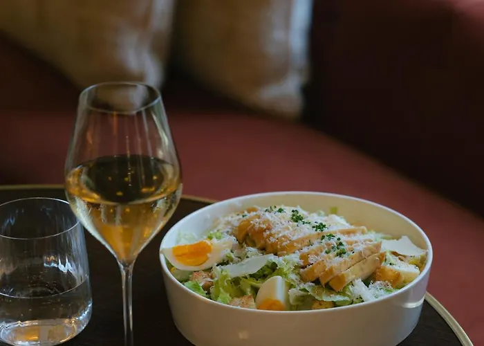 Chateau Des Fleurs & 5*