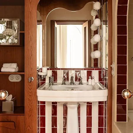 Chateau Des Fleurs - Champs-elysees 5* Paris