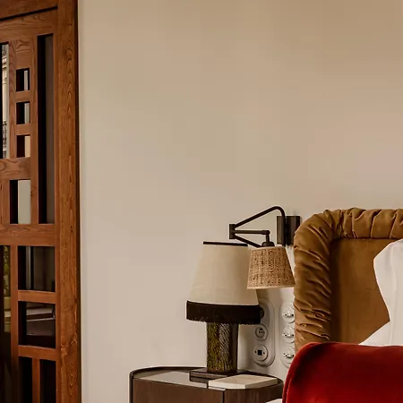 Chateau Des Fleurs &