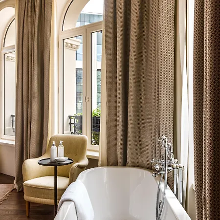 Chateau Des Fleurs & París