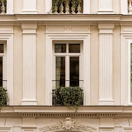 호텔 Chateau Des Fleurs &