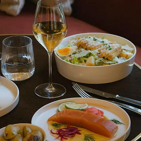 Chateau Des Fleurs - Champs-elysees 5* Paris