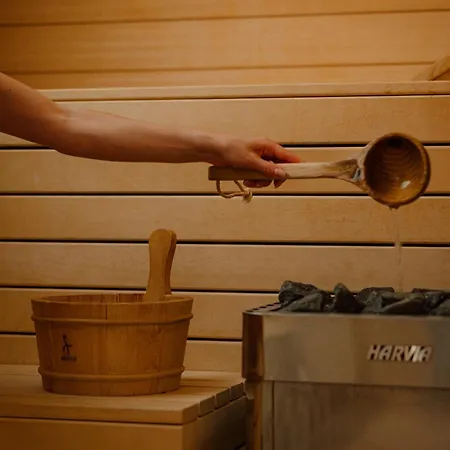 Chateau Des Fleurs & Hotel 5*