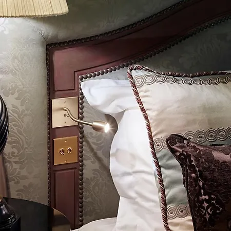 Chateau Des Fleurs &