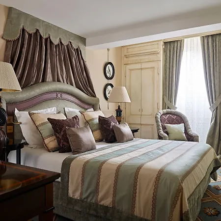 Chateau Des Fleurs & فندق