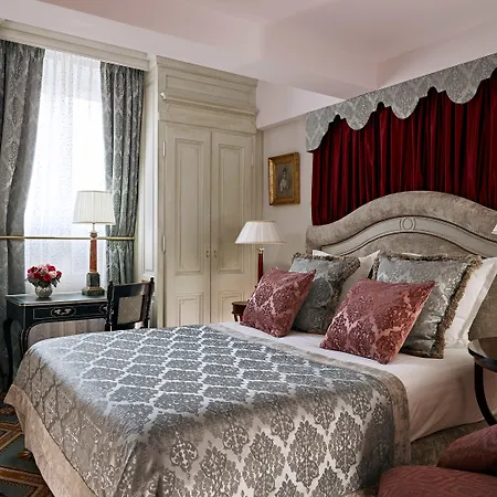 Chateau Des Fleurs &