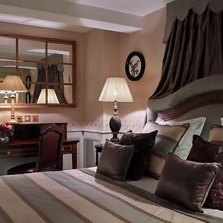 Chateau Des Fleurs & 5*