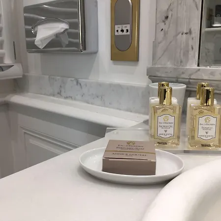 Chateau Des Fleurs &