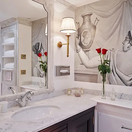 Chateau Des Fleurs & 호텔 5*