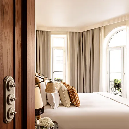 Chateau Des Fleurs & Hotel