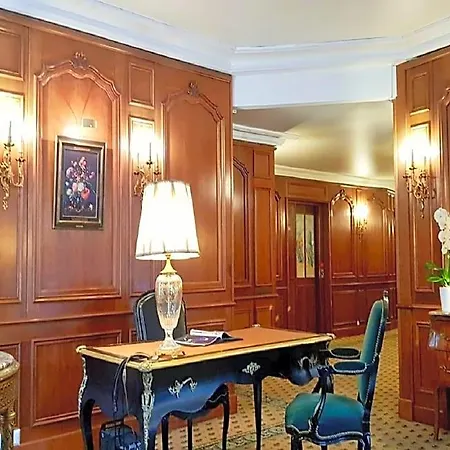 Chateau Des Fleurs & فندق