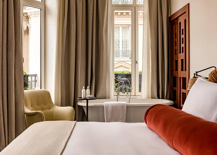 Chateau Des Fleurs & Hotel Parigi