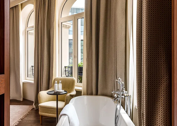 Château Des Fleurs Hôtel&spa Paris