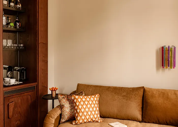 Chateau Des Fleurs & Hotel