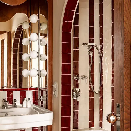Chateau Des Fleurs - Champs-elysees Hotel 5*
